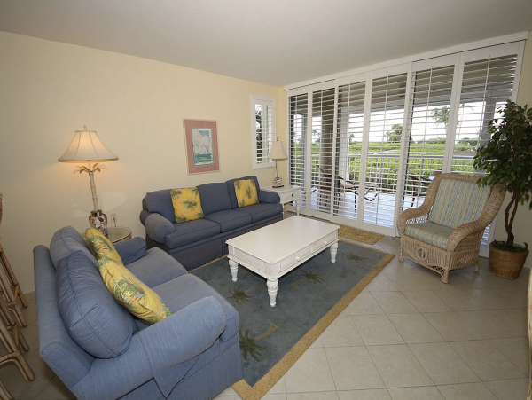 Two Bedroom Vacation Condo in Naples Sleeps Six Guests
